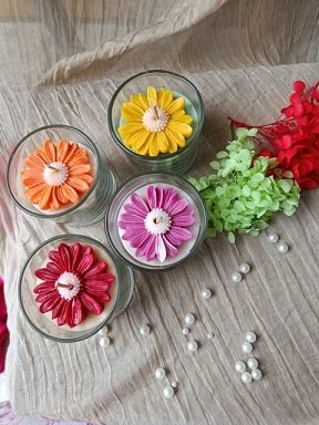 Daisy Flower Candle