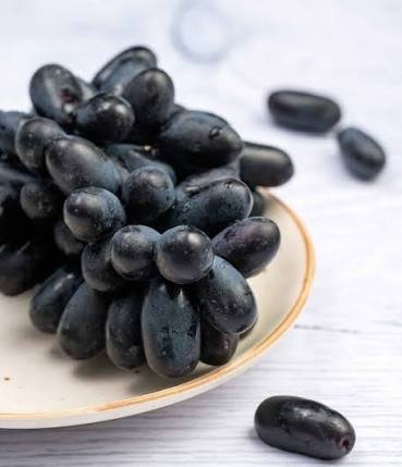 Fresh Black Grapes